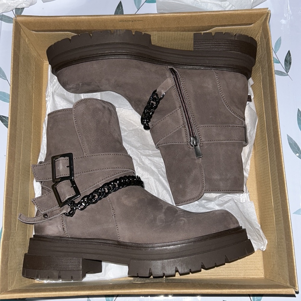 Inuovo Charges Ankle Boot 40 (9.5-10)